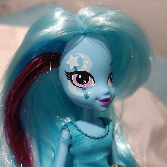 My Little Pony Equestria Girls - Trixie Lulamoon with Rainbow Dash's Outfit - Picture 3 of 7